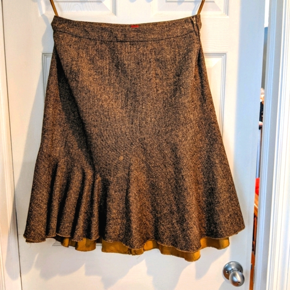 Wool tweed ruffled skirt